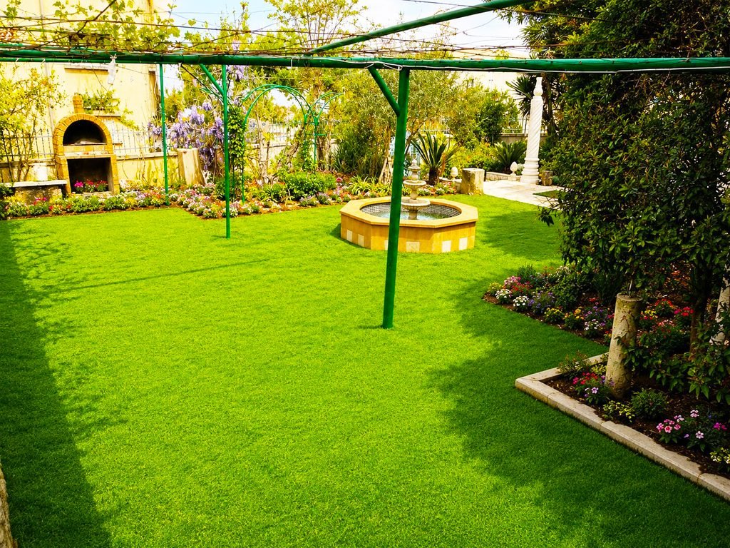 Premium Dutch artificial grass for gardens in Lebanon