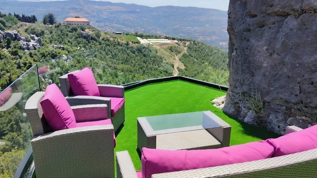Artificial grass for terraces and outdoor seating areas in Lebanon